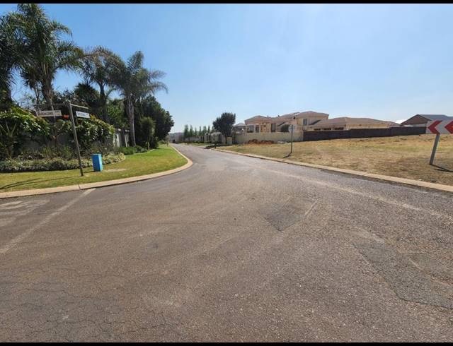 LAND FOR SALE IN PARKRAND